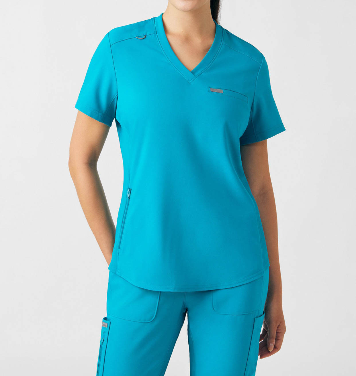 青绿色的医疗工作服