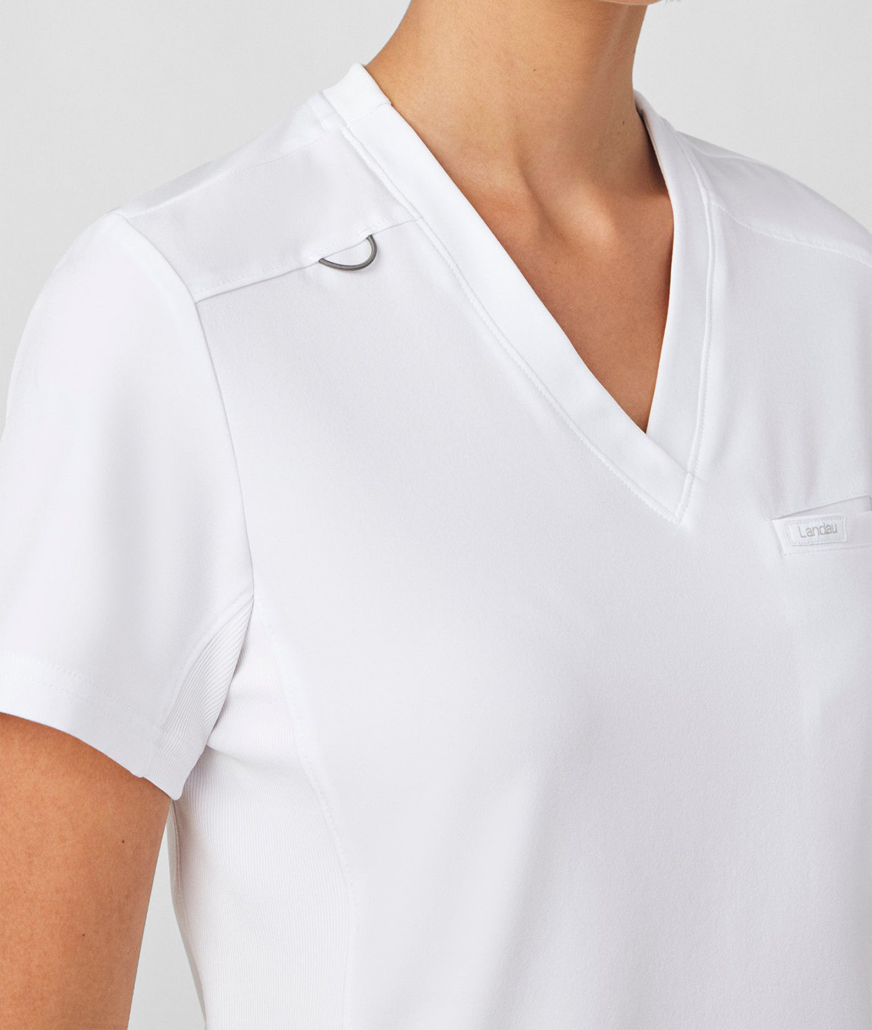 白色医护工作服