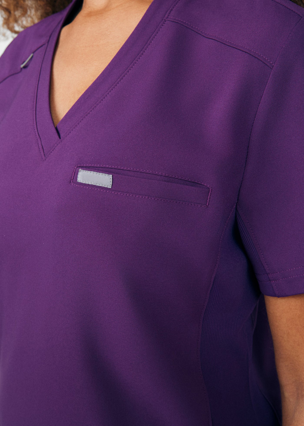 紫色医护制服