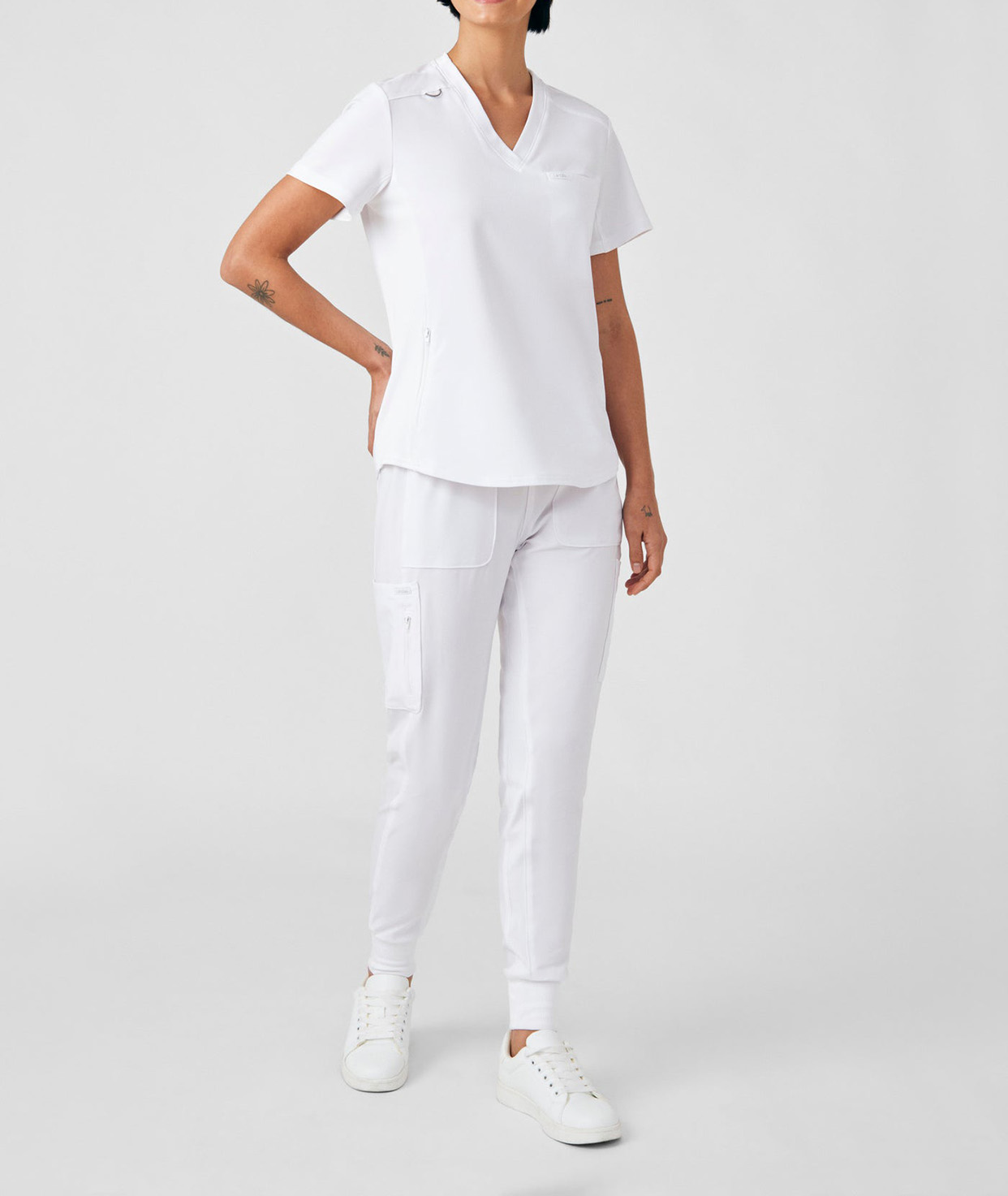 白色医护工作服