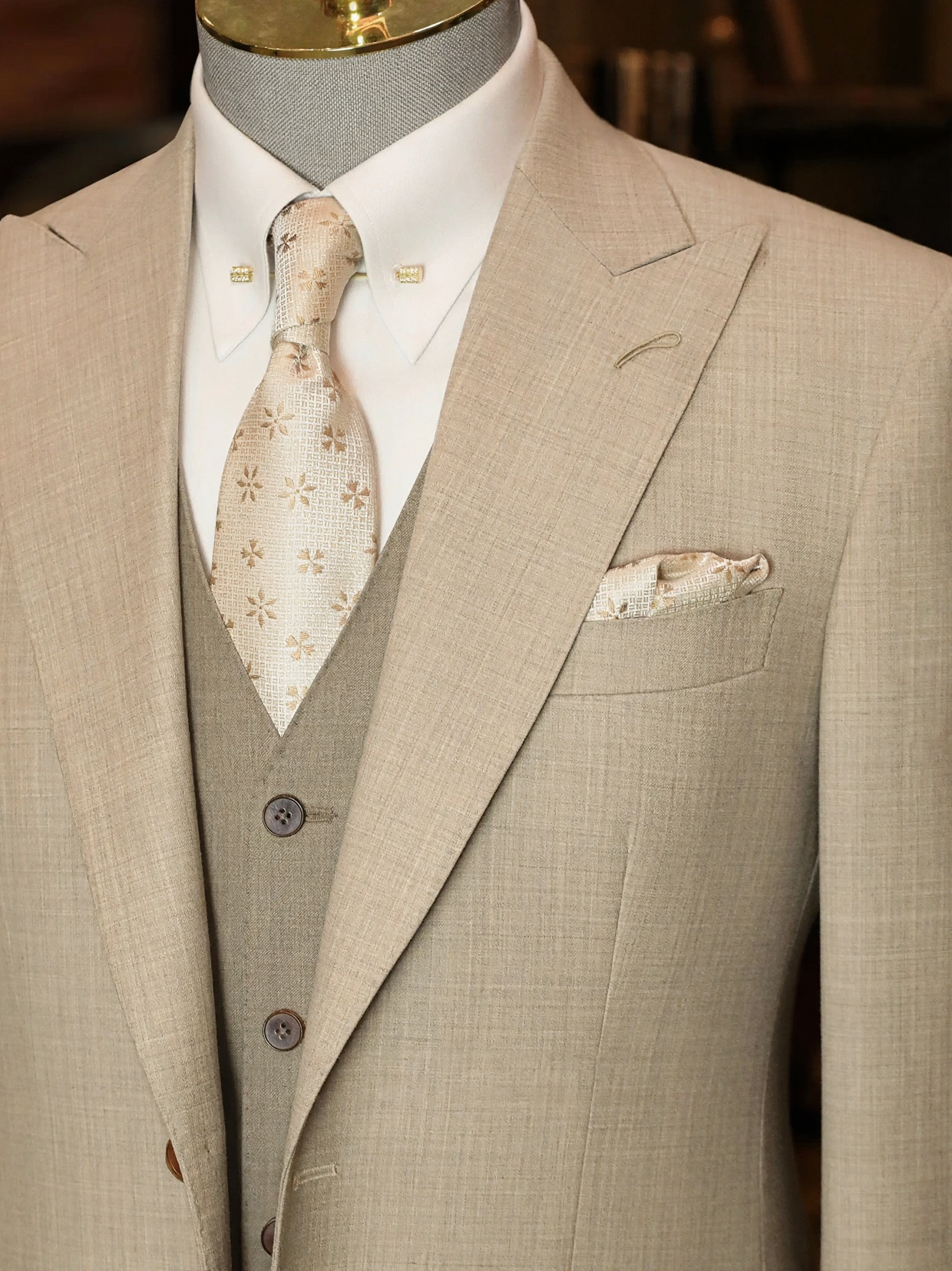 广州增城新塘工厂 浅卡其色三件套西装